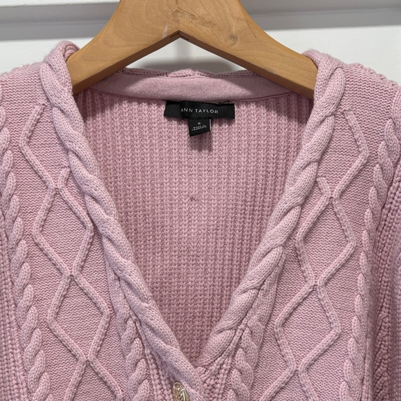 Ann Taylor Light Pink Cable Knit V-Neck Cardigan Sweater Size Medium - Picture 5 of 11
